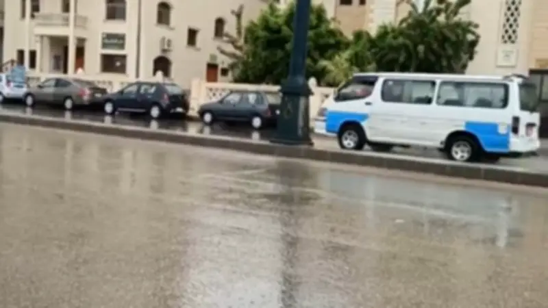 طقس الثلاثاء: انخفاض الحرارة وأمطار متفاوتة على السواحل والوجه البحري