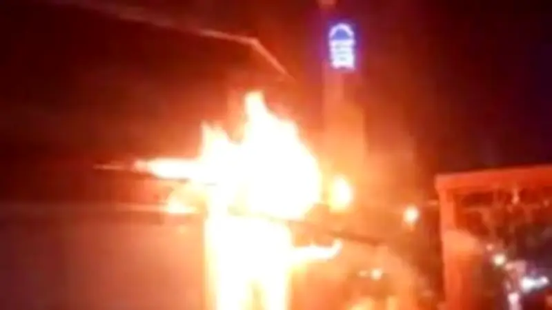 السيطرة على حريق محل منظفات بالسوق السياحي بأسوان دون خسائر بشرية