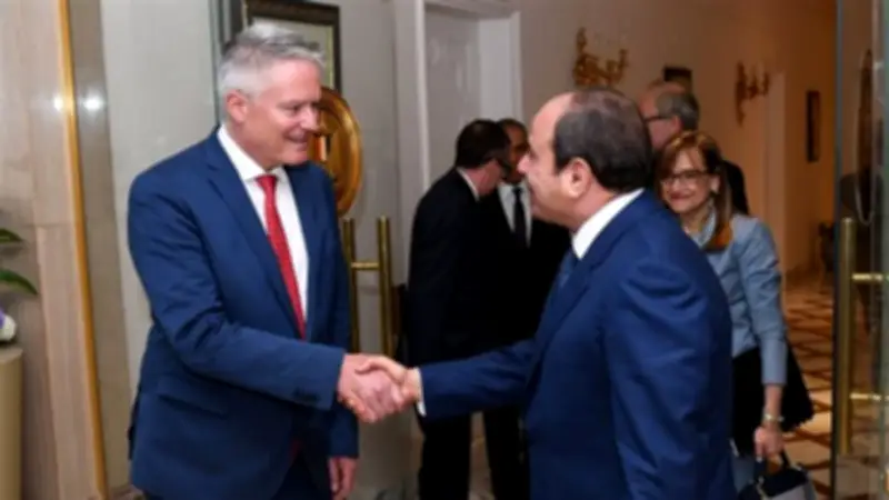 السيسي يستعرض جهود جذب الاستثمارات الأجنبية وتعزيز دور القطاع الخاص
