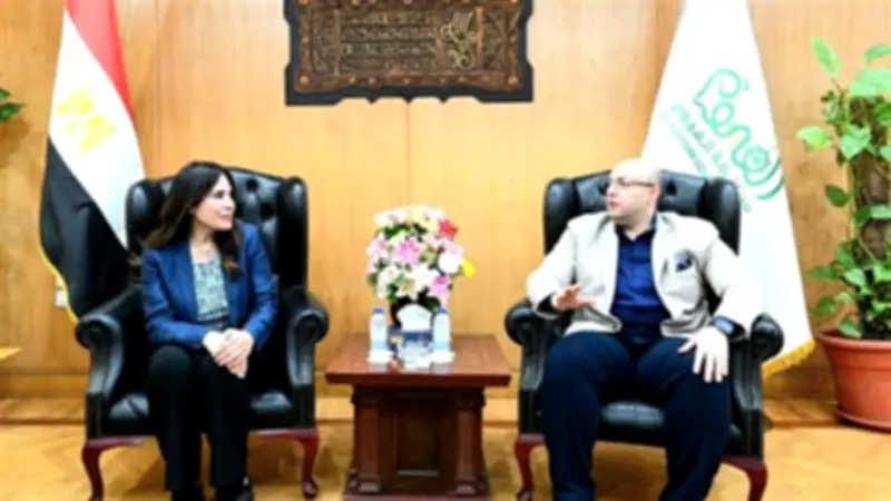 وزيرة الإسكان تتفقد مشروعات المياه والصرف الصحي بالفيوم