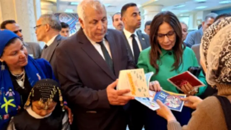وزيرة الثقافة: التراث البدوي كنزنا الأصيل في جولة بمكتبة مطروح