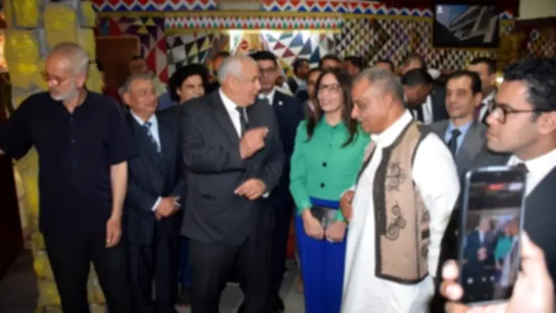 وزيرة الثقافة ومحافظ مطروح يتفقدان قصر الثقافة والفعاليات التراثية