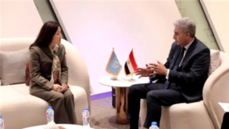 وزير السياحة يبحث مع الأمم المتحدة تعزيز الاستدامة بالمتاحف والمواقع الأثرية