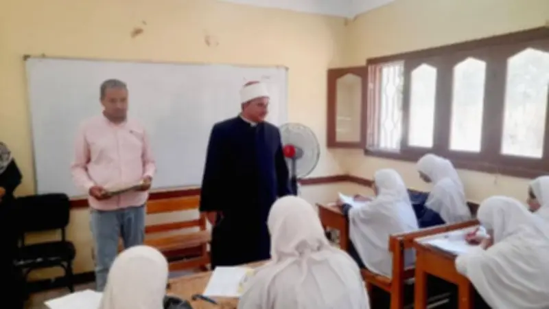 جولة ميدانية لرئيس الأزهرية بالوادي الجديد لمتابعة امتحانات النقل