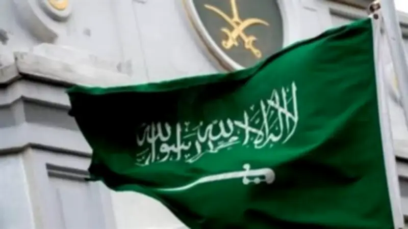 السعودية تدين استهداف مطار الخرطوم وتدعو دول الجوار لاحترام السيادة