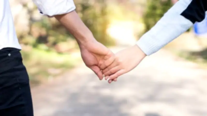 تحذيرات من الكبت العاطفي وتأثيره على الصحة النفسية للأطفال