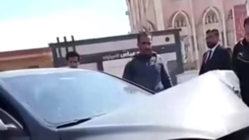 وصول طاقم تحكيم الزمالك وسموحة إلى الملعب رغم حادث سير مروع
