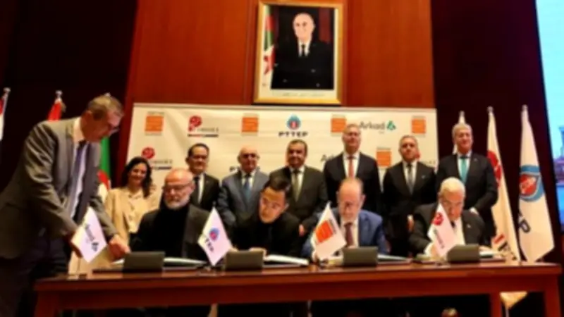 وزير البترول ونظيره الجزائري يشهدان توقيع عقد بتروجت لتطوير حقل حاسي بئر ركايز