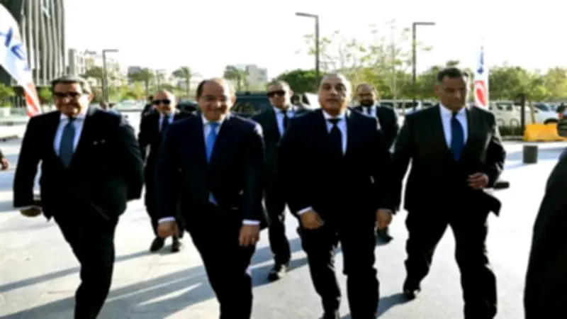 مدبولي يفتتح أول مركز للخدمات الضريبية المميزة بالقاهرة الجديدة