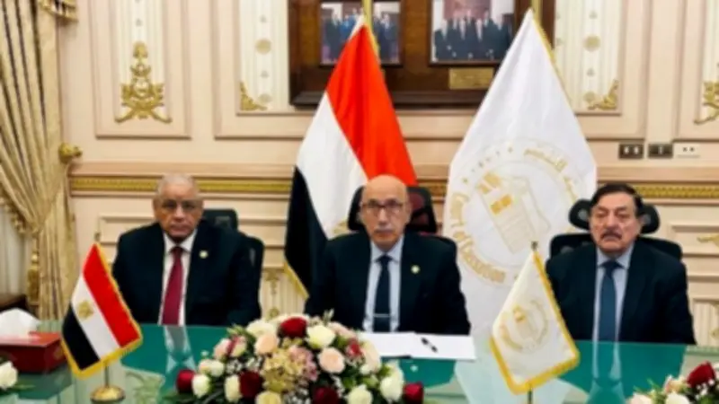 رئيس محكمة النقض يوقع مذكرة تفاهم مع الجامعة الأمريكية في الإمارات