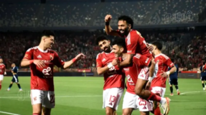 الأهلي يهزم إنبي بثلاثية ويتمسك بأمل الدوري حتى الجولة الأخيرة