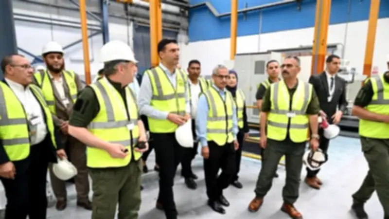 وزير الصناعة يزور مجمع الأسمنت ببني سويف ويؤكد دعم النهضة العمرانية