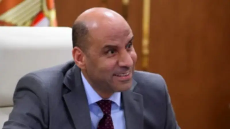 وزير العمل يصدر قراراً بتشكيل وحدة مركزية لتيسير أعمال المستثمرين