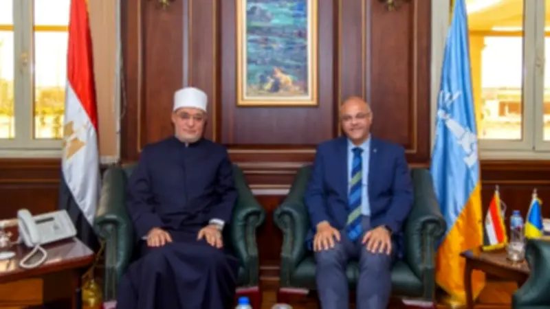 محافظ الإسكندرية يبحث مع مفتي الجمهورية تعزيز التعاون المشترك وخدمة المجتمع