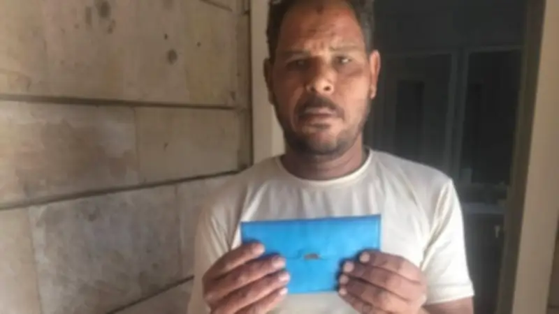 عامل نظافة بأسوان يعيد محفظة سائحة أجنبية في موقع أثري