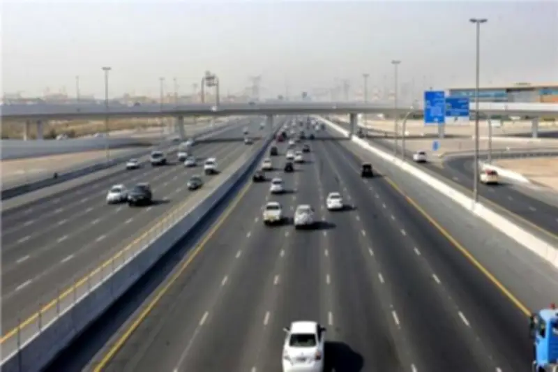 النشرة المرورية الرقمية: تعرف على السرعات القانونية وأرقام الطوارئ