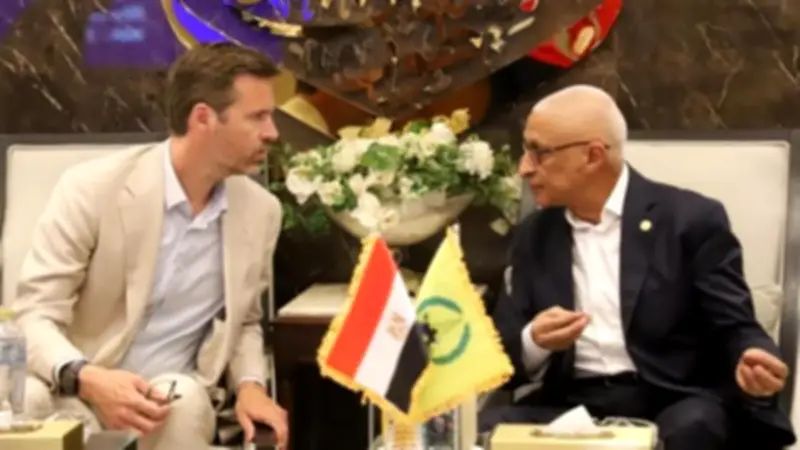 محافظ شمال سيناء يستقبل وفداً هولندياً في مطار العريش الدولي