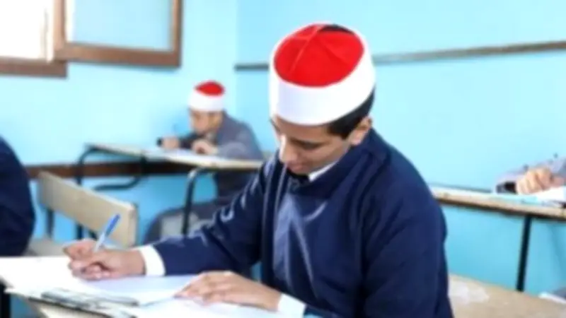 طلاب النقل بالثانوية الأزهرية يؤدون اليوم امتحان البرمجة والذكاء الاصطناعي