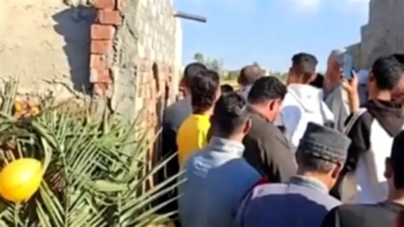 جنازة مهيبة ونعش مزين بالجريد لوداع شهيد حرب لبنان في الدقهلية