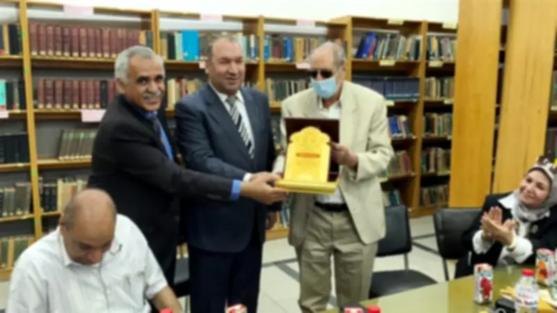 رئيس جامعة أسيوط الأهلية يزور كلية العلوم لتعزيز التعاون الأكاديمي