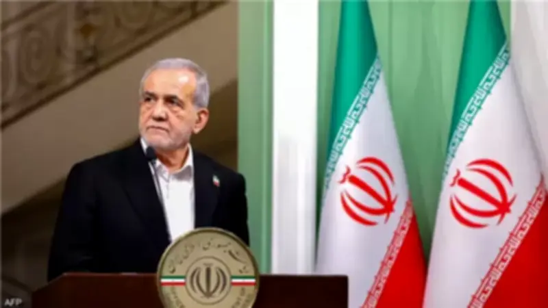 اجتماع مطول بين الرئيس الإيراني والمرشد خامنئي لمدة ساعتين ونصف