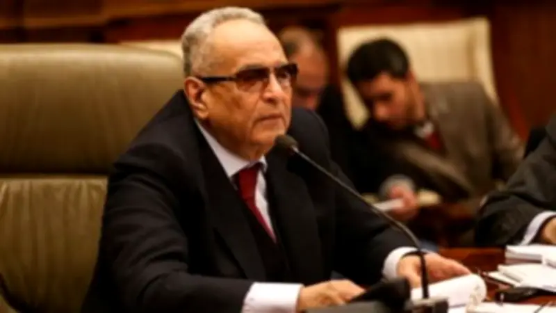 أبو شقة يكشف تفاصيل خلافه مع البدوي ويؤكد: استلمت الحزب مديونًا