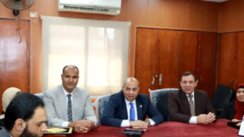 فصل طالب لمدة عام بعد تعديه على معلم بسلاح أبيض في الدقهلية