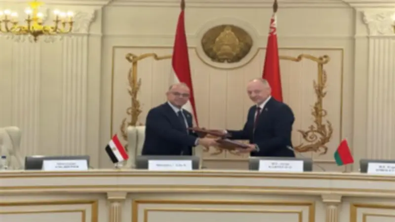 وزير الاستثمار يوقع بروتوكول تعاون مع نظيره البيلاروسي لتعزيز التبادل التجاري