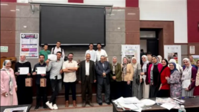 طلاب باثولوجي بيطري القاهرة يعرضون نموذجًا تعليميًا مبتكرًا
