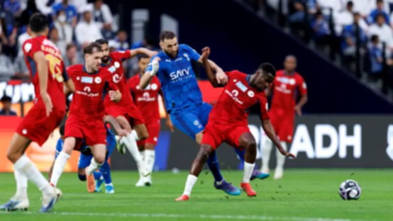 مفاجأة مدوية.. كيف تسبب بنزيما في إهدار أموال الاتحاد؟