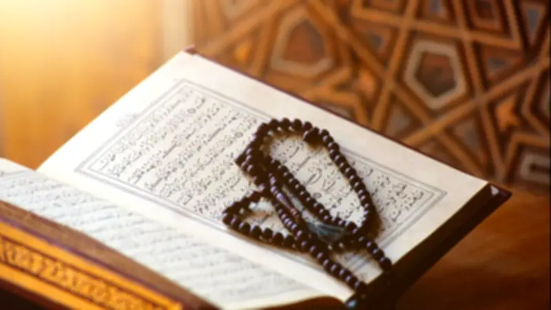 ماذا قال النبي عن سورة الكهف يوم الجمعة؟ فضل قراءتها ووقتها