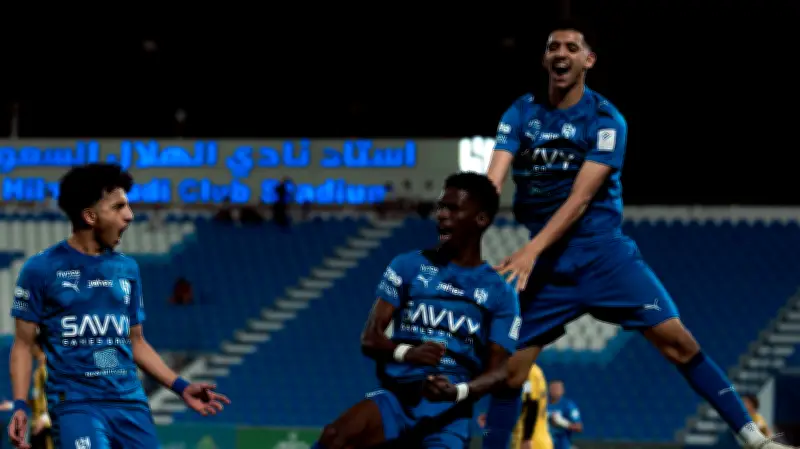 دوري أبطال آسيا: الهلال يخشى مفاجآت الحزم والقادسية يواجه قاهر النصر في نصف النهائي