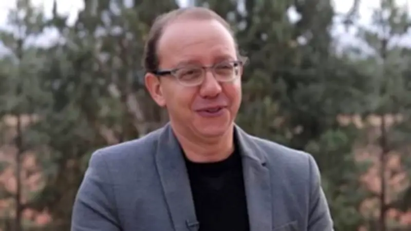 إخلاء سبيل الفنان السوري معن عبد الحق بعد توقيفه في دمشق