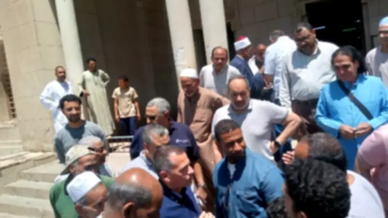 محافظ أسوان: التواجد الميداني والتلاحم مع المواطنين أساس العمل التنفيذي