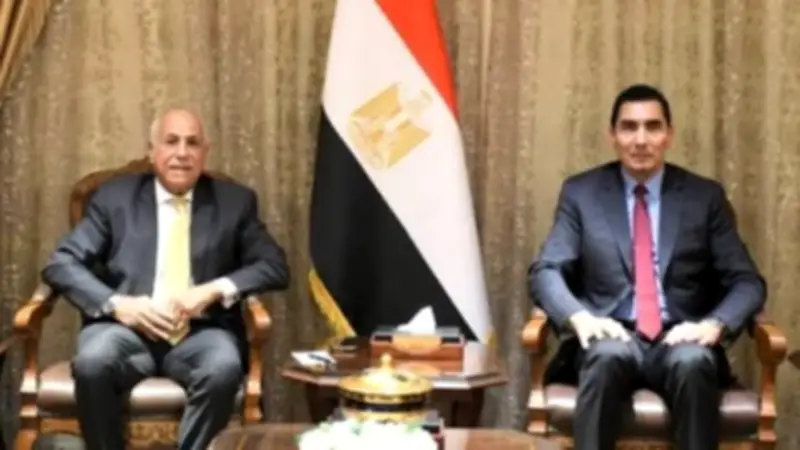 وزير الرياضة يطمئن على بعثة الزمالك قبل نهائي الكونفدرالية