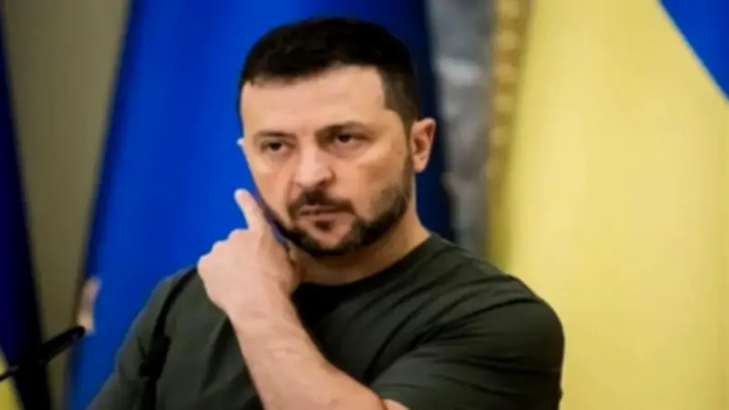 زيلينسكي يتوعد روسيا بضربات عميقة ويؤكد رفض الهدنة