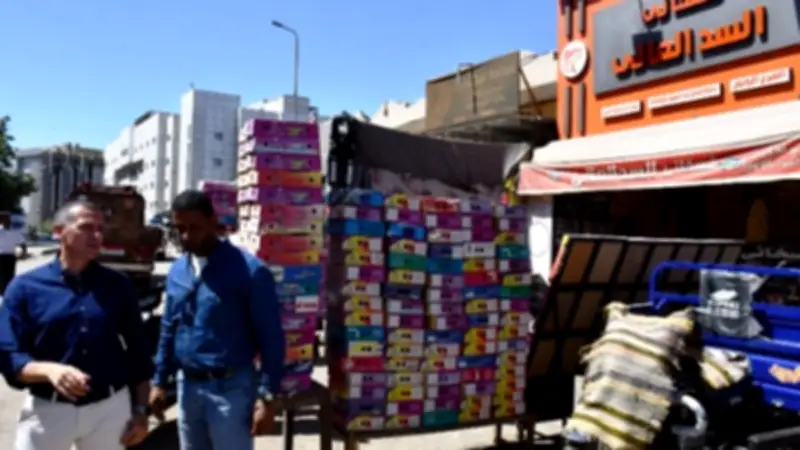 جولة تفقدية لمحافظ أسوان بسوق السيل وإجراءات مشددة لإعادة الانضباط
