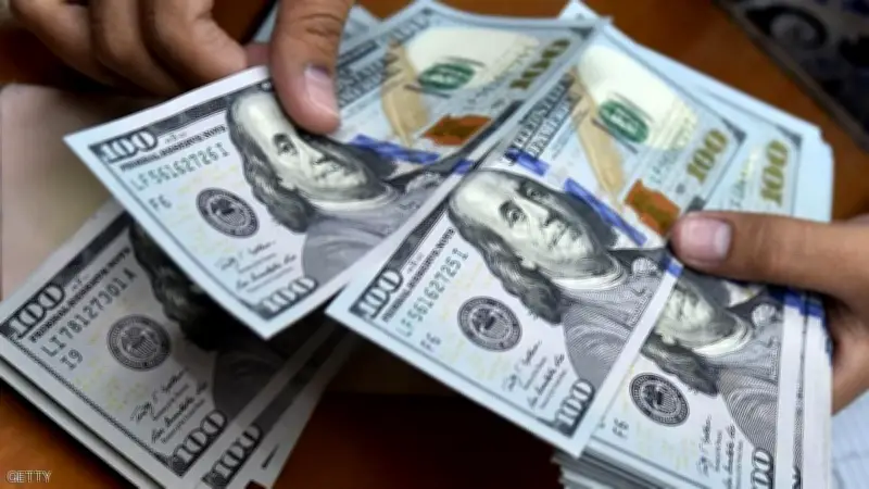 للأسبوع الثاني تراجع الدولار مع تفاؤل حذر بشأن وقف إطلاق النار بين واشنطن وطهران