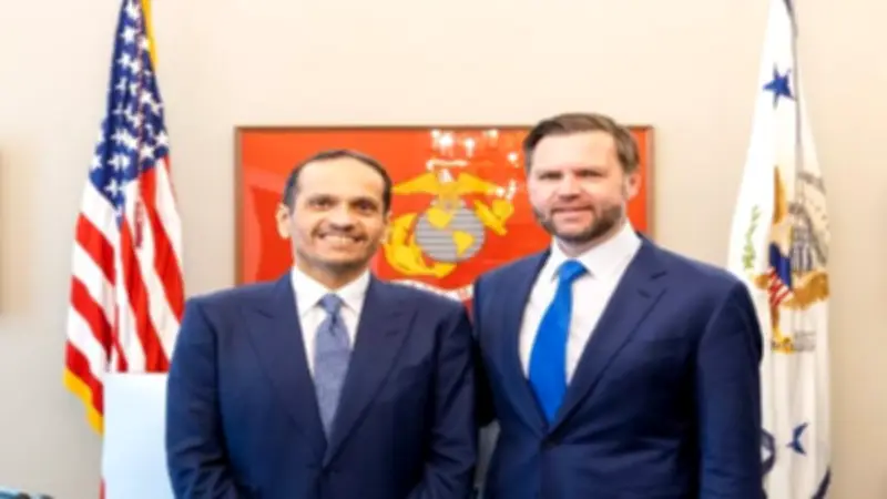 نائب الرئيس الأمريكي يبحث مع رئيس وزراء قطر تهدئة التوترات الإقليمية
