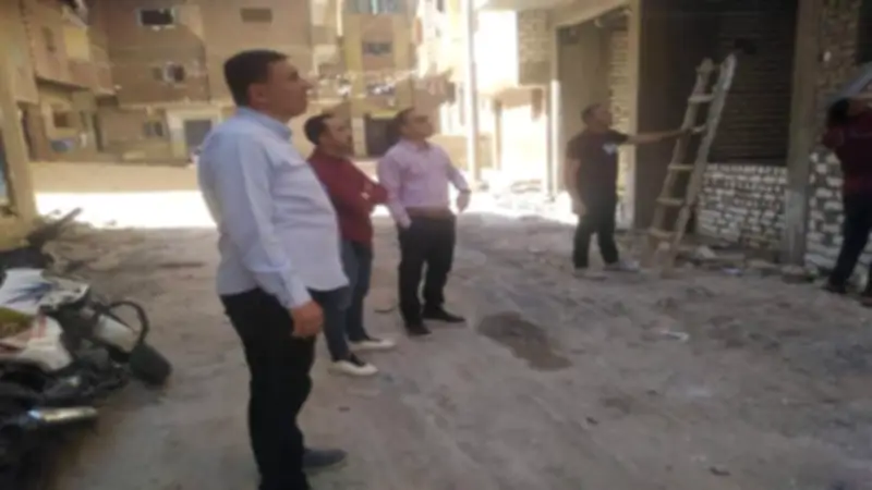 نائب محافظ المنيا يقود حملة لإيقاف بناء مخالف بقرية دماريس