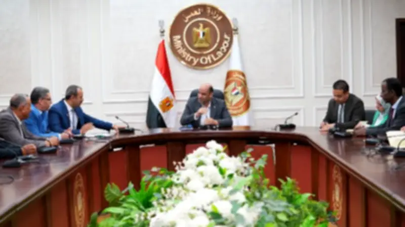 وزير العمل: مديريات العمل خط الدفاع الأول في متابعة تنفيذ القانون
