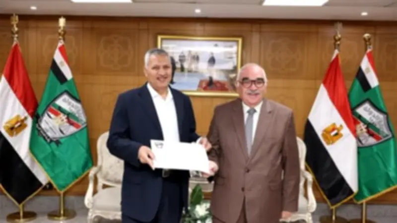 قضايا الدولة تسلم جوائز خدمة الدعوة والوقف الخيري للفائزين
