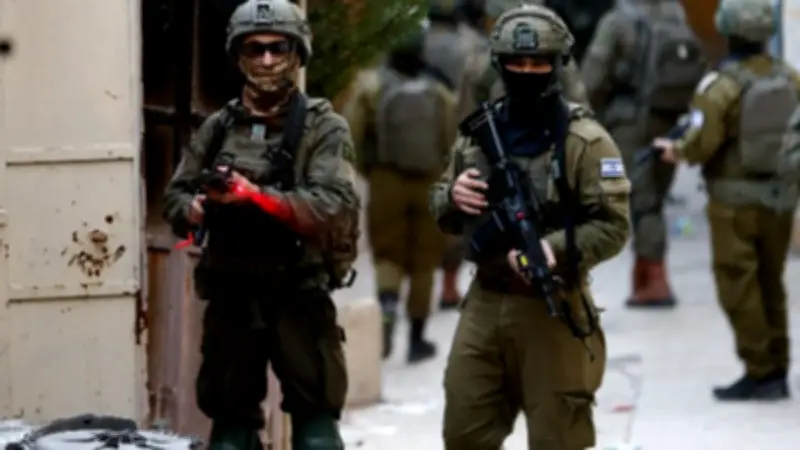 الاحتلال يعتقل فلسطينيا غرب سلفيت ويواصل اعتداءاته على المزارعين بالقدس
