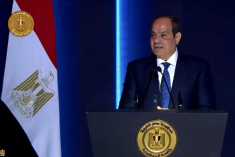 الرئيس السيسي يشيد بجهود فرنسا في تدريب الكوادر الأفريقية