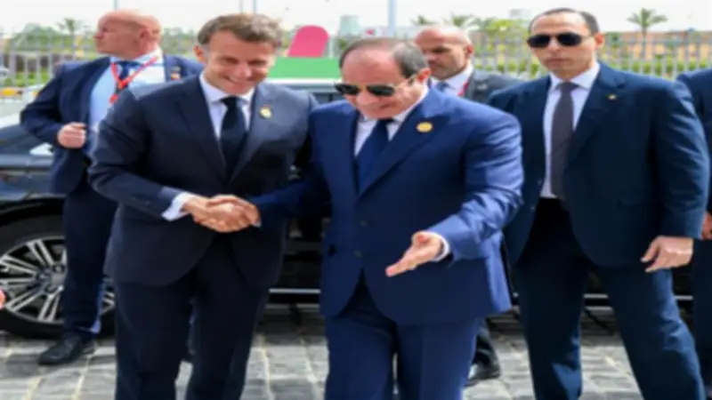 ماكرون يعبر عن سعادته بلقاء السيسي لتعزيز العلاقات المصرية الفرنسية