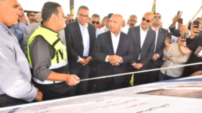وزير النقل ومحافظ أسيوط يفتتحان المرحلتين الثانية والثالثة من محور ديروط