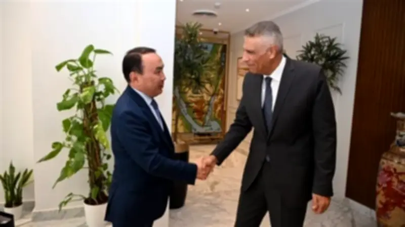 محافظ جنوب سيناء يبحث مع سفير كازاخستان تعزيز التعاون السياحي والثقافي