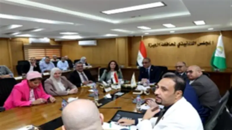 محافظ الجيزة: النظافة أولوية وخطط جديدة لتطوير الأحياء