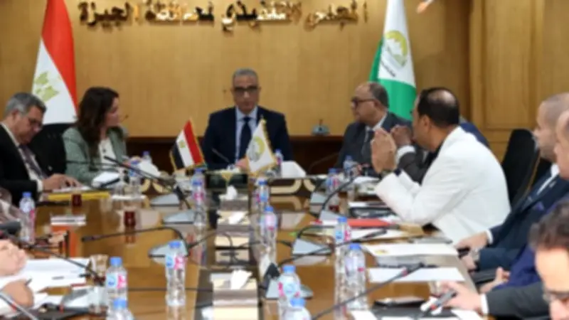 محافظ الجيزة يبحث مع النواب تطوير الخدمات والمشروعات بالمحافظة