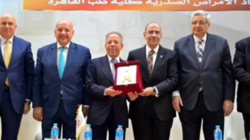 مدير مستشفيات جامعة القاهرة: ثقة المرضى هي التكريم الحقيقي للطبيب